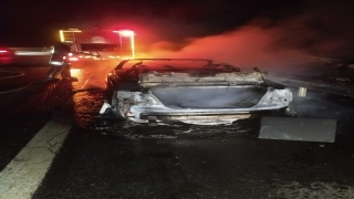 Mersin’de seyir halindeyken alev alan otomobil kullanılamaz hale geldi