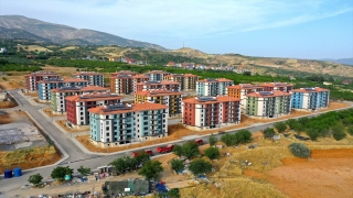 Deprem bölgesinde 60 bin hak sahibinin kalıcı konutlara yerleştirilmesine bayram sonrası başlanacak