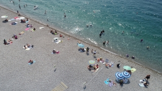 Antalya’da sıcak hava ve yüksek nem bunalttı
