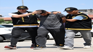 Adana’da eşini öldüren, bacanağı ve yoldan geçen 2 kişiyi yaralayan zanlı yakalandı