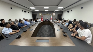 Hatay Valisi Mustafa Masatlı, LGS sınavında tam puan alan öğrencileri ödüllendirdi