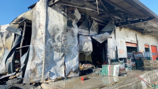 Antalya’da ekmek fabrikasında çıkan yangın büyümeden söndürüldü