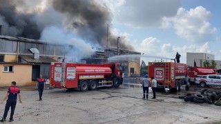 Plastik geri dönüşüm fabrikasında yangın