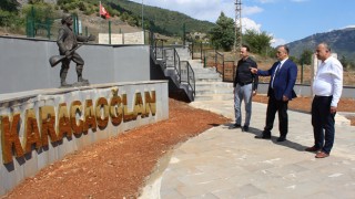 Kaymakam İlhan, Karacoğlan anıt mezarında