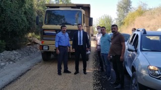 Kaymakam’dan asfaltlama çalışmasını inceledi