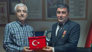 Tuğgeneral Kaya ve eşinden, Şehit Aileleri Derneğine ziyaret