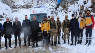 Kaymakam, kardan kapanan yollarda inceleme yaptı