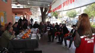 Mersin’de kahvehanede kadına şiddete karşı sunum yapıldı