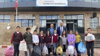 Öğrenciler atık toplamada yarışıyor, birinci olan ödüllendiriliyor