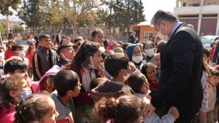 Vali Yılmaz, Vali Karahan İlkokulunu ziyaret etti