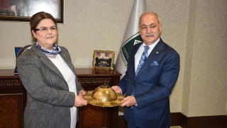 Bakan Derya Yanık, Başkan Kadir Kara’yı Ziyaret Etti