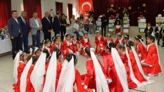 Yedi Ocak İlkokulu öğrencileri, kitaplardan çizgileri aktardı