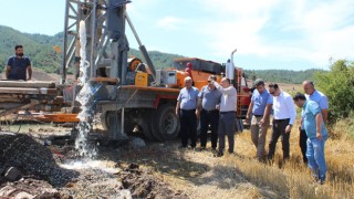 Kaymakam İlhan, sondaj kuyusunda incelemede bulundu