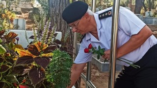 Jandarma Albay Altundarak’ın ilk ziyareti şehit mezarı oldu