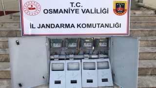 Kadirli’de elektrik panosu hırsızı 2 şüpheli yakalandı