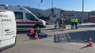 Kamyonun çarptığı elektrikli bisikletteki kadın öldü, eşi ise yaralandı