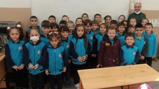 Minik öğrencilerden, Osmaniye’deki Emekli Hayvanlar Çiftliğine bağış