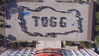 Öğrencilerin TOGG koreografisi drone ile görüntülendi