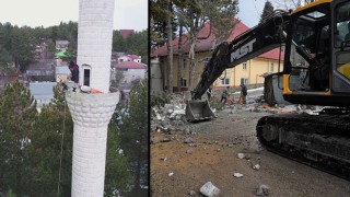 Depremde hasar gören Cami minaresi yıkıldı