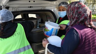 Osmaniye Belediyesi’nden 30 bin kişiye günlük sıcak yemek