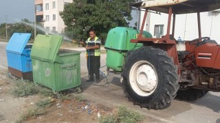 İlçede Çöp Konteynerleri Temizleniyor