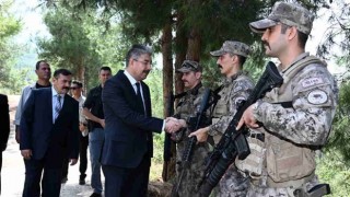 Vali Yılmaz, Görev Başındaki Polisleri Ziyaret Etti