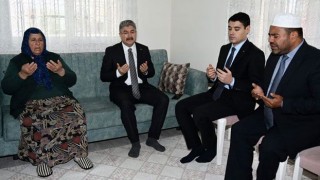 Vali Yılmaz, Şehit Asteğmenin Ailesini Ziyaret Etti