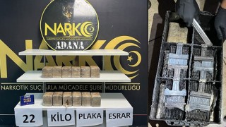 Adana’da akülere gizlenmiş 22 kilogram esrar ele geçirildi