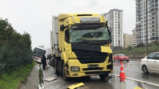 Adana’da otoyolda yolcu otobüsü ile tır çarpıştı