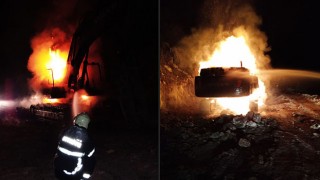 Adana’da park halindeki iş makinesi yandı