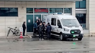 Antalya’da motosikletle hafif ticari aracın çarpışması sonucu 1 kişi hayatını kaybetti