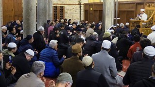 Antalya’da sabah namazında şehitler için dua edildi