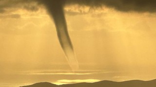 Antalya’nın Kaş ilçesinde denizde hortum oluştu