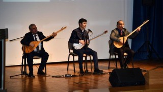 Halk Ozanından Bahçeli’ye Türkü Hediyesi