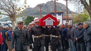 Kıbrıs gazisi, Adana’da son yolculuğuna uğurlandı