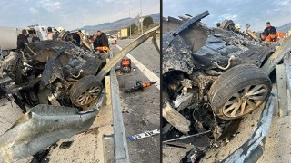 Mersin’de bariyere çarpan otomobildeki 1 kişi öldü, 3 kişi yaralandı