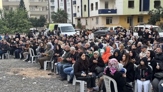 Adana’da, depremlerde hayatını kaybedenler anıldı