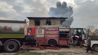 Adana’da evde çıkan yangında anne ve 2 çocuğu hayatını kaybetti