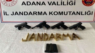 Adana’da otomobilde ruhsatsız 4 tabanca ele geçirildi