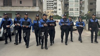Adana’da polis ”Komşunu Kolla” projesi kapsamında vatandaşı bilgilendirdi