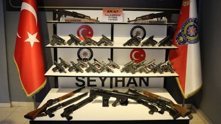 Adana’da ruhsatsız 9 tüfek ve 36 tabanca ele geçirildi