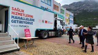 Kepez Belediyesinin mobil sağlık merkezi Kemer’de hizmet verdi