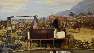 Rus ressam Samsonov, ”Büyük Manisa Yangını”nı dev panorama eserine işliyor