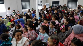 TDV depremzede çocukların yüzünü güldürdü
