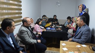 Türkoğlu Kaymakamı Mercan, gümüş işlemeleri teknolojisi kursunu ziyaret etti