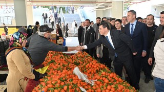 Tütüncü, Alanya’da esnaf ziyaretinde bulundu