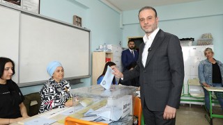 AK Parti Adana İl Başkanı Gülaçtı, oyunu kullandı