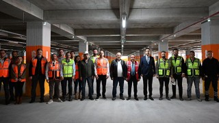 Antalya Büyükşehir Belediye Başkanı Böcek, katlı otoparkı inceledi