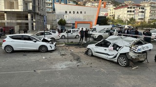 Antalya’da 3 aracın karıştığı kazada 2 kişi öldü, 3 kişi yaralandı