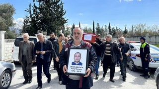 Antalya’da vefat eden polis memurunun cenazesi Hatay’da toprağa verildi